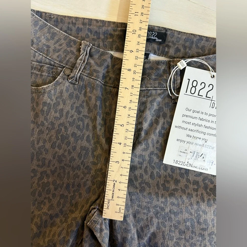 NWT 1822 Denim animal cheetah print, brown and black, skinny ankle. Size 25 (2)